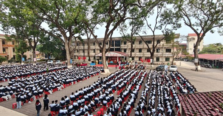 SÔI NỔI BUỔI TỌA ĐÀM AN TOÀN GIAO THÔNG TẠI THPT TÂN YÊN 1 